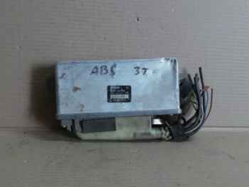 Блок управления ДВС AUDI (80/90) B3 (87-91г) Блок управления ДВС AUDI (80/90) B3 (87-91г)
