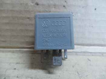 Реле (прочие) VW TOUAREG (02-10г)